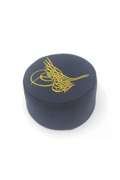 Tuğra bestickte Gebetsmütze