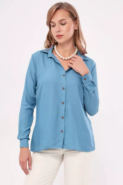 قميص نسائي أزرق فاتح بأكمام طويلة 