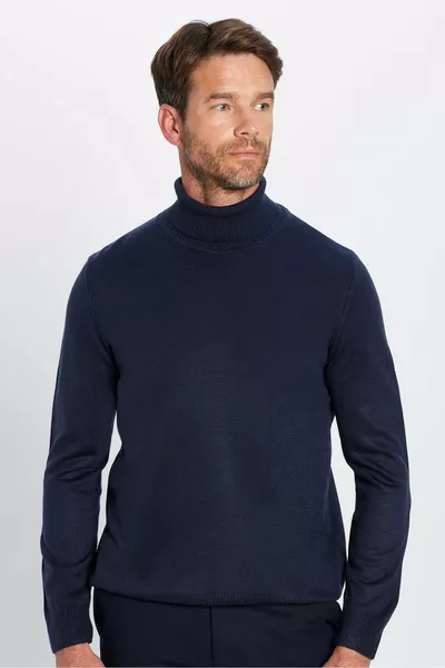 كنزة صوفية رجالية ضيقة القَصّة، مربوطة الرقبة بالكامل، ناعمة الملمس، بلون كحلي، مقاومة للوبر