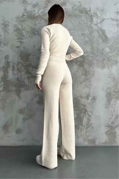 نسائي سترة قصيرة بياقة نصف سلحفاة مع سروال منسوج طقم محبوك