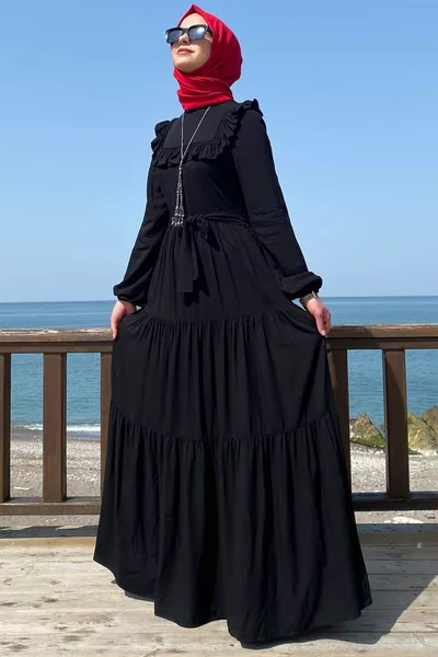 فستان طويل أسود