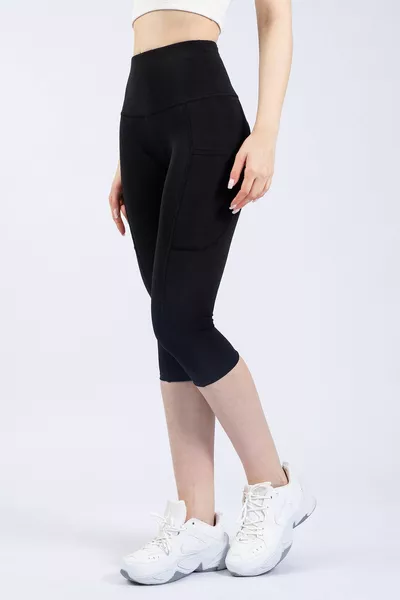 Snc Women's Black High-Waist Shaping Capri Yoga Leggings 