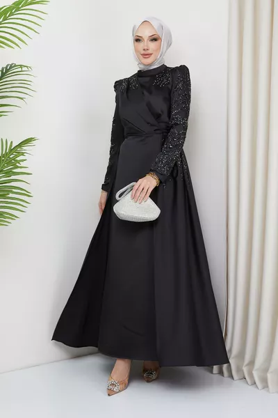 Рокля от сатен за официални случаи с пайети и камъни отпред и на ръкавите, ЧЕРНА 