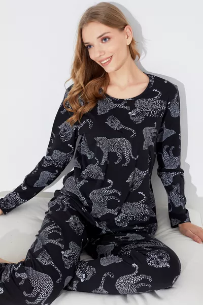 طقم بيجامة محبوك بطباعة النمر الأسود 
