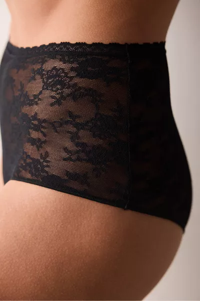 Элегантные черные высокие трусики-слипы с кружевом