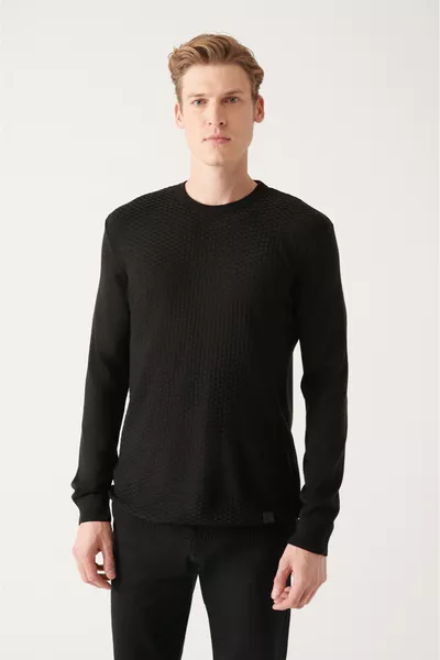 كنزة تريكو رجالية بياقة دائرية سوداء وملمس أمامي وقصة عادية 