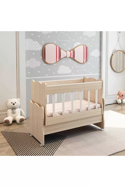 سرير أطفال خشبي متأرجح بجانب الأم سونوما