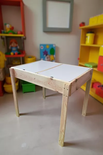 Tavolo da Gioco, Attività e Laboratorio Sensoriale in Legno Naturale con Coperchio per Bambini