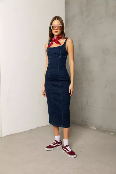 فستان جينز نسائي ماكسي بأشرطة واسعة وشق وسحّاب خلفي أزرق @berlin