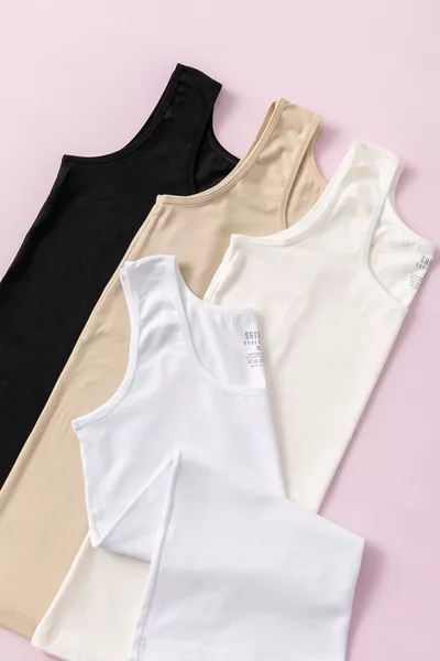 Женская майка в наборе 4 шт., черная, белая, светло-бежевый, с широкими бретелями, из рибаны