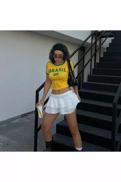 الأصفر خمر البرازيل قصيرة الأكمام المحاصيل