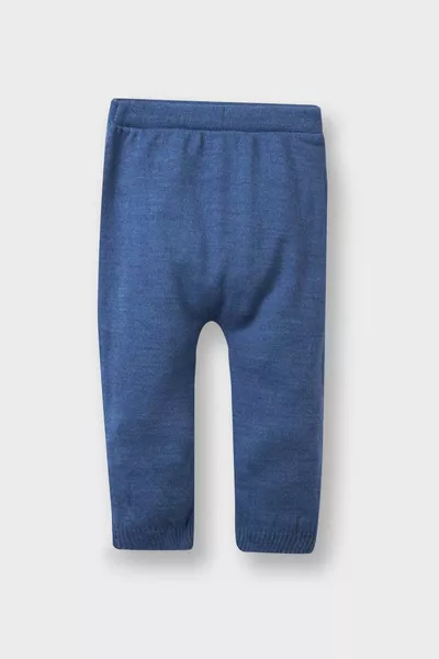 طقم رضّاع ولد مكون من قطعتين، سترة صوفية بأزرار وأكمام طويلة بنقشة محبوكة، وبنطلون صوف مطاطي عند الخصر A