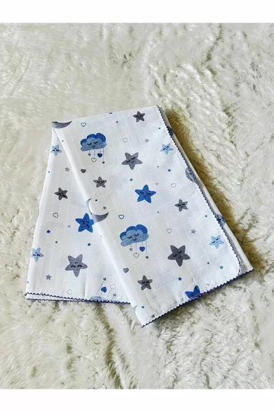 Памучна муселинова пелена за бебета момчета и момичета с небесно синя полумесечка и облаци