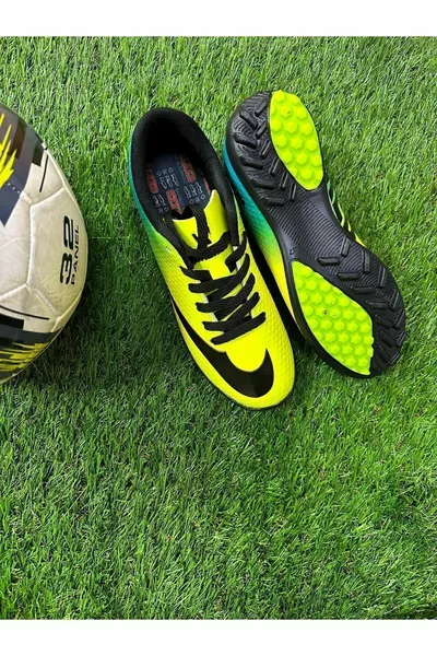 حذاء كرة القدم للصالات