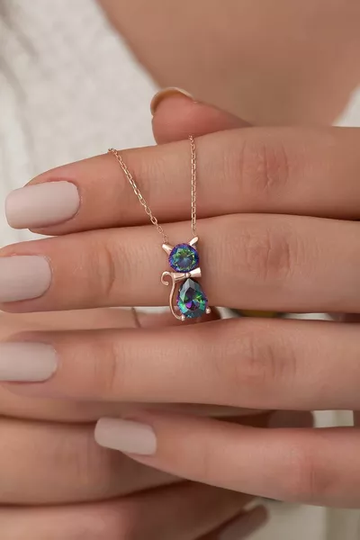 عقد فضة نسائي بحجر التوباز الصخري الغامض عيار  على شكل قطة