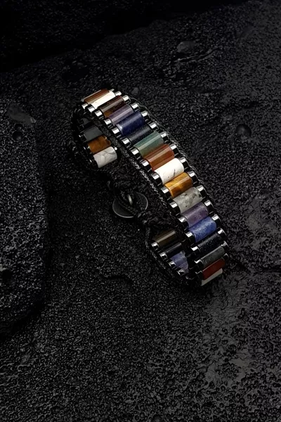 سوار من حجر الياقوت الأرجواني، عين النمر، حجر النجوم، العقيق الهندي، سوداليت، جاسبر، العقيق الأحمر