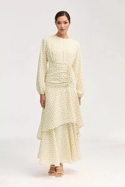 فستان كريمي بنقشة نموذج الجنية