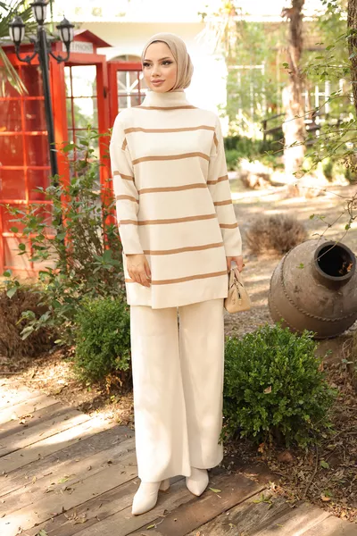 طقم كنزة صوفية سميكة مخططة