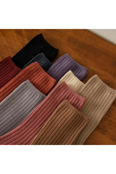 ٤ أزواج من جوارب النوم النسائية الملونة والمريحة المصنوعة من القماش الشتوي المموج