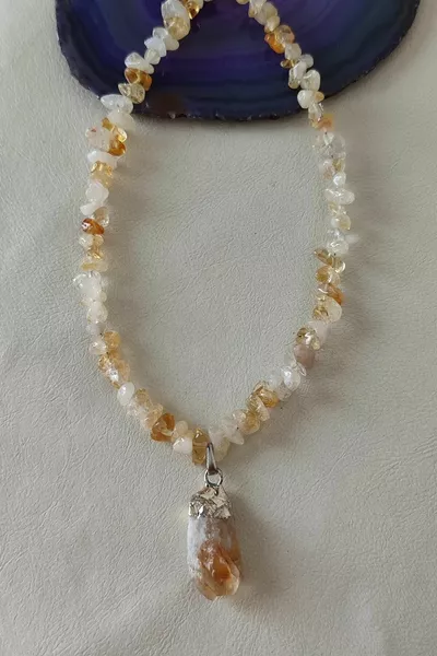 قلادة رأسية من الجمشت الأصفر الطبيعي المعتمد على شكل شظايا