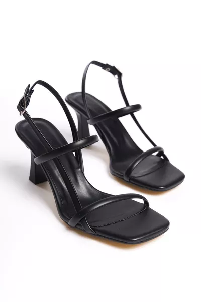 Chaussures à talons pour femme de couleur noire