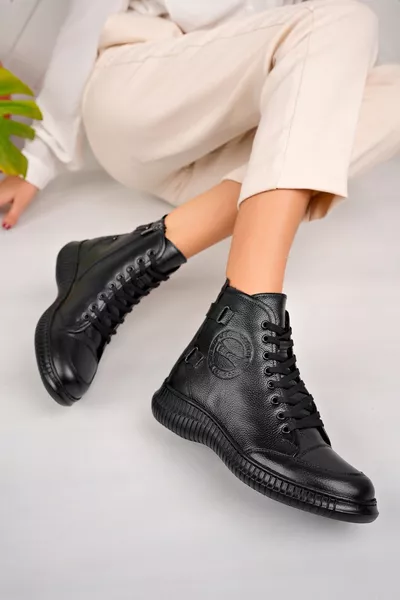 حذاء كاحل بسحّاب من الجلد الطبيعي