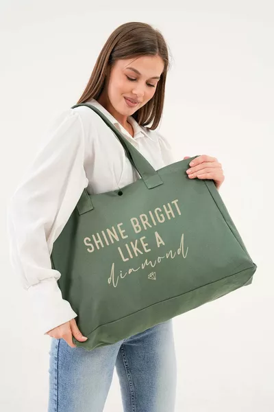 حقيبة كانفاس كبيرة الحجم باللون الأخضر بطبعة ألماس مغلقة بزر