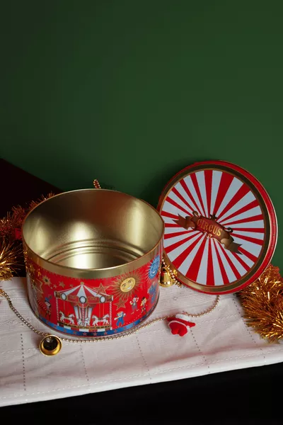 Цирк Сери - Кръгла метална кутия - Червена