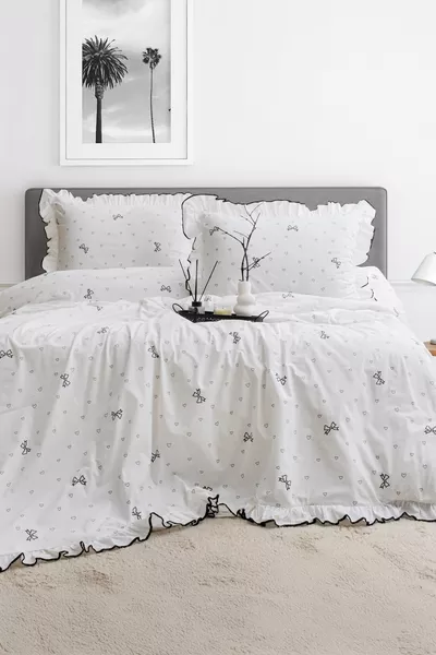 Double Duvet Cover Set % Cotton Printed with Decorative Overlock Frills