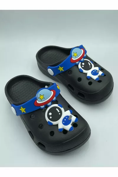 شبشب ولد للصبي مزين بصورة تمساح