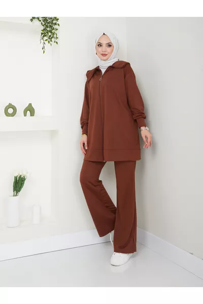 Women's Pantsuit with Slit Trousers and Zipper Neck Detail