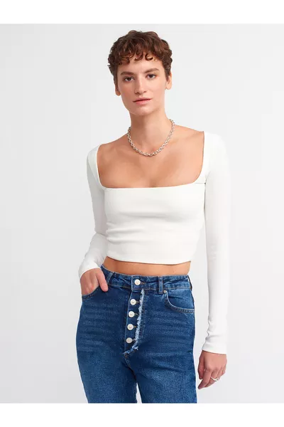 قميص طويل الأكمام  بالتفصيل - إيكروا