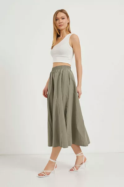 تنورة بوكلي طويلة كاكي بجيب وخصر مطاطي للنساء