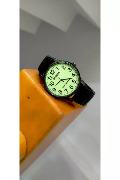 ساعة يد فوسفلية عتيقة بحزام نابض