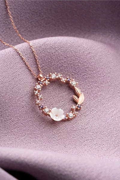  Sterling Silver Magnolia Flower Sparkling Circle Pendant Necklace