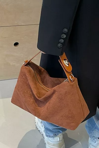 Sac à main et à épaule en daim couleur tabac importé