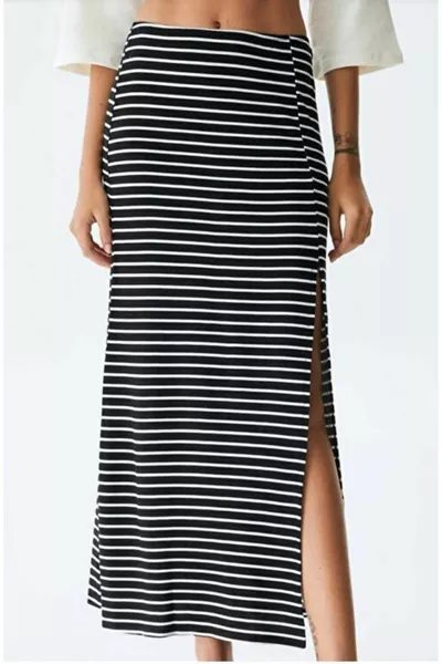 Zwart-wit gestreepte potloodrok met lange zijsplit