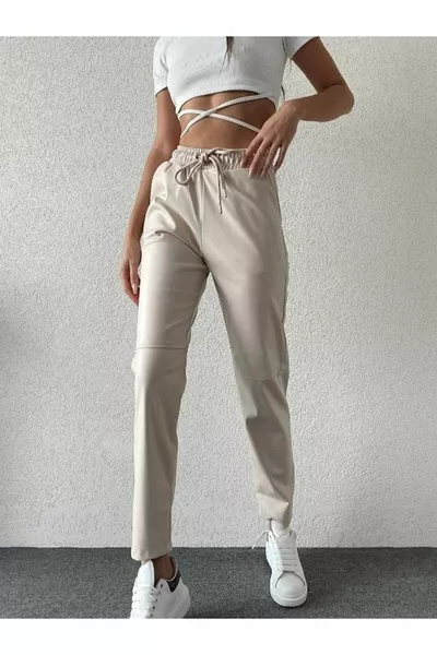 Pantaloni in pelle con lacci con punto al ginocchio