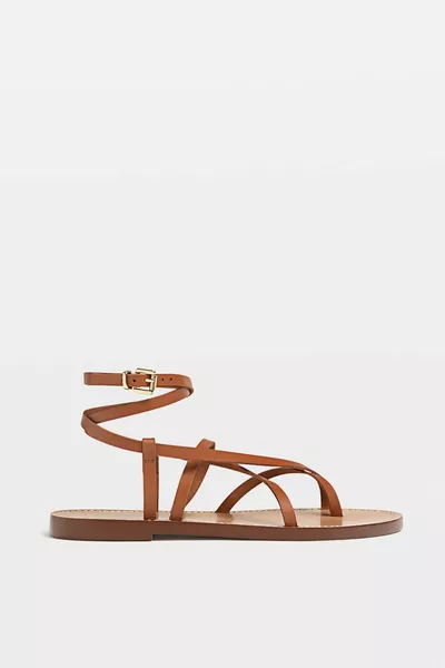 صندل مسطح بسيور جلدية