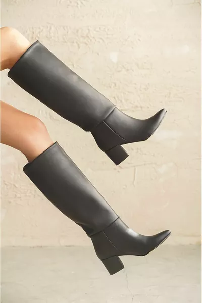 Damen Akel Knee Pull Boots - Schwarz-Leder