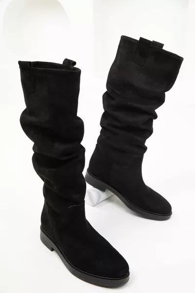 Черни велурени дамски ботуши 