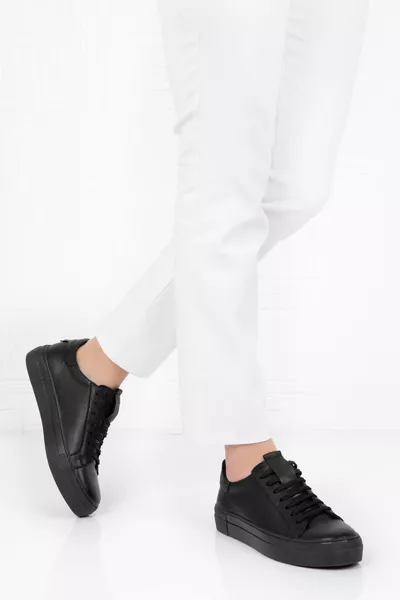 أحذية جلدية تشريحية