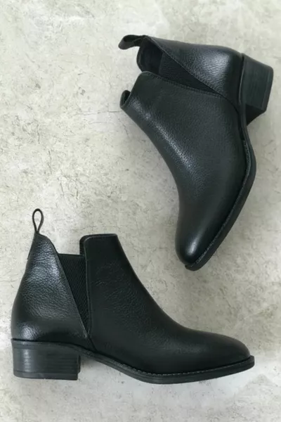 Kadın Siyah Hakiki Deri Yanı Lastikli Chelsea Bot -Bootie