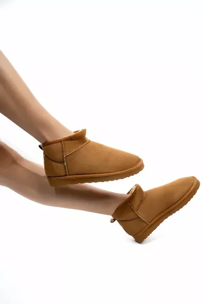 Bruine suède enkellaarzen voor dames met pluizige dikke zolen aan de binnenkant