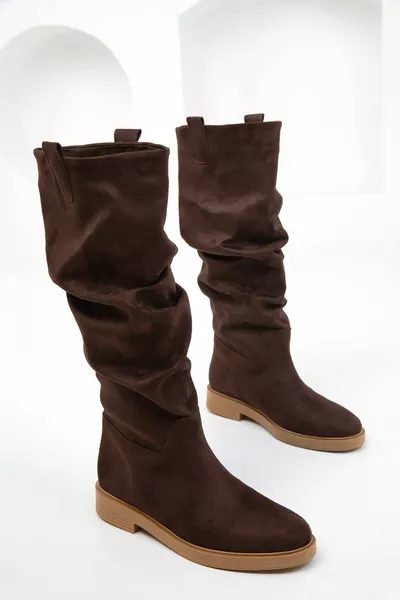 حذاء نسائي من جلد الغزال 