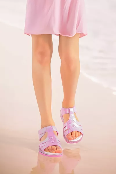 Доставка на сандали за момичета 