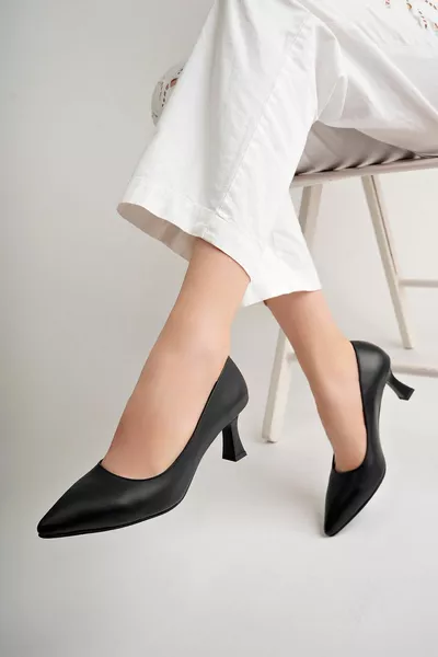 جلد طبيعي أسود نسائي جلد كعب 