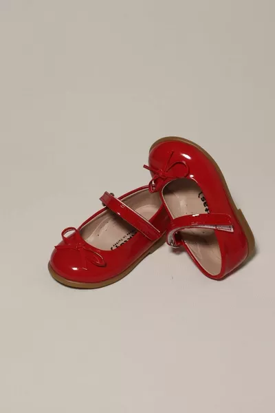 الفتيات شارب القوس الأحمر براءات الاختراع الجلود العظام الباليه الشقق