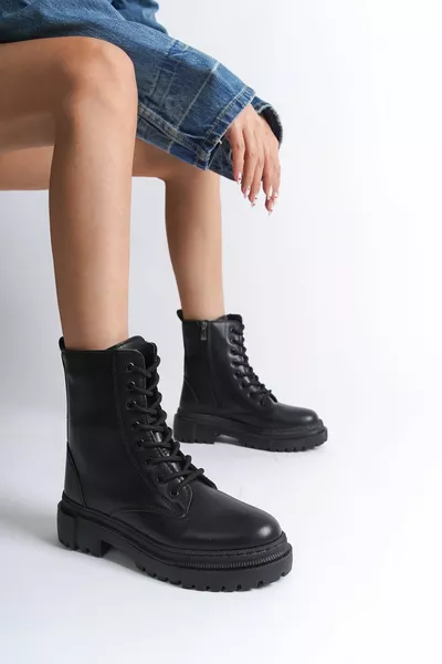 Ботуши с цип и връзки