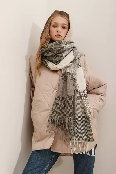 Kadın Sütlü Kahve Yün Karışımlı Desenli Şal 